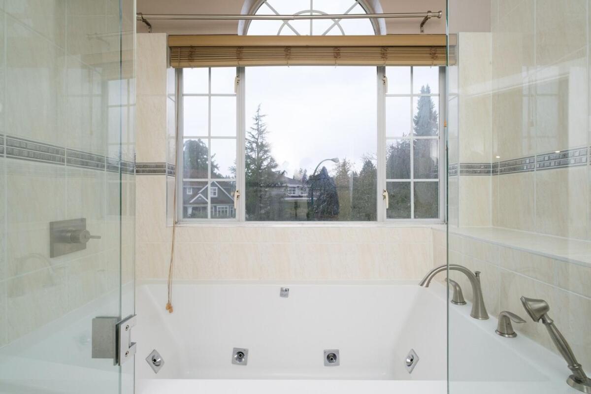 Spacious 4Br W Ensuites Mins To Downtown Yvr Ubc Vancouver Kültér fotó