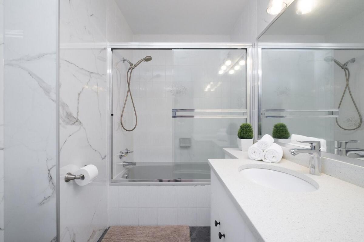 Spacious 4Br W Ensuites Mins To Downtown Yvr Ubc Vancouver Kültér fotó