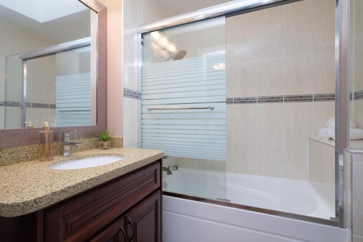 Spacious 4Br W Ensuites Mins To Downtown Yvr Ubc Vancouver Kültér fotó