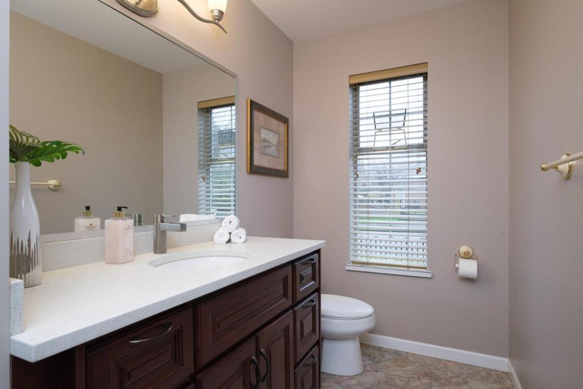 Spacious 4Br W Ensuites Mins To Downtown Yvr Ubc Vancouver Kültér fotó