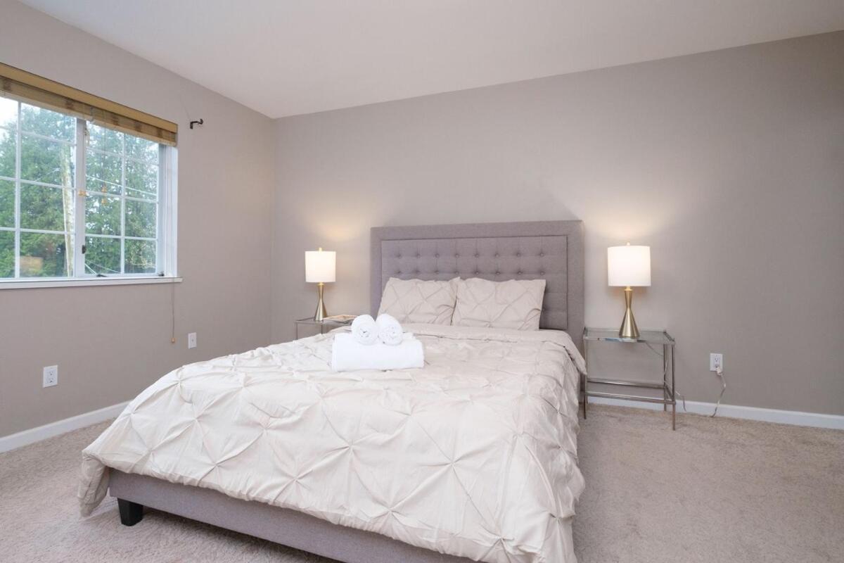 Spacious 4Br W Ensuites Mins To Downtown Yvr Ubc Vancouver Kültér fotó